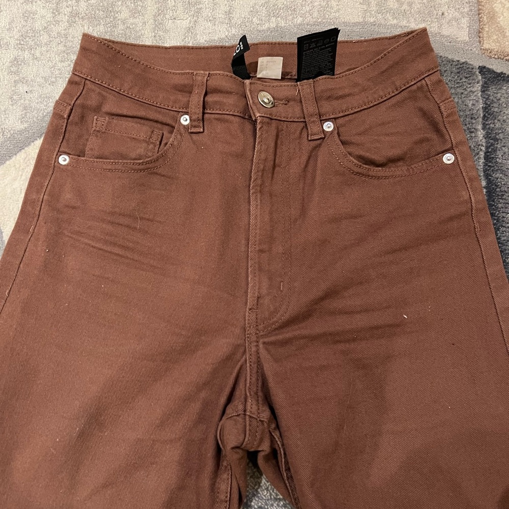 H&M High Rise Jeans in Brown